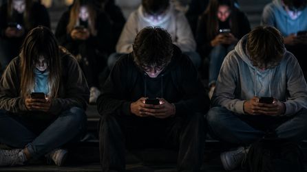 Fransa'da 15 Yaş Altına Sosyal Medya Yasağı Uygulaması Başlıyor