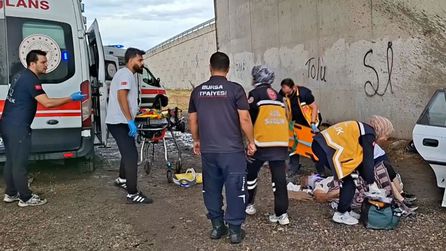 Bursa'da köprülü kavşakta kaza: 3 ölü, 2 yaralı