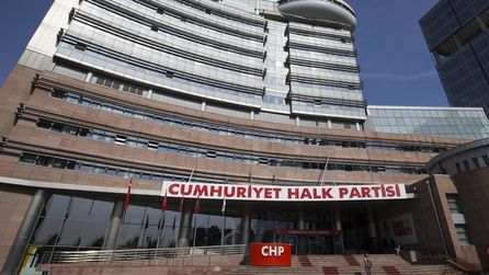 Ceyhan Belediye Başkanı Aydar, CHP'den istifa etti ve yeni partiye katıldı