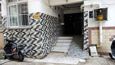 Adana'da kadın, eski partneri tarafından çekiçle dövüldü ve bıçakla yaralandı