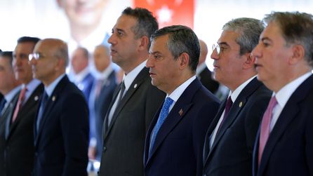 Özgür Özel Yeni Parti'nin Genel Başkanlığını Üstlendi