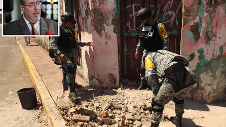 Meksika açıklarındaki deprem sonrası Guatemala Devlet Başkanı tahliye edildi