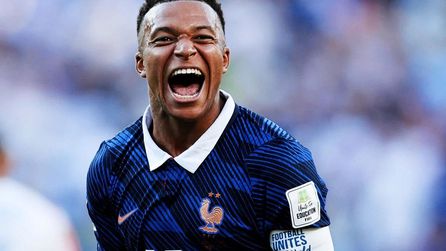 Samuel Eto'o, Kylian Mbappe'ye eleştirilere yanıt verdi