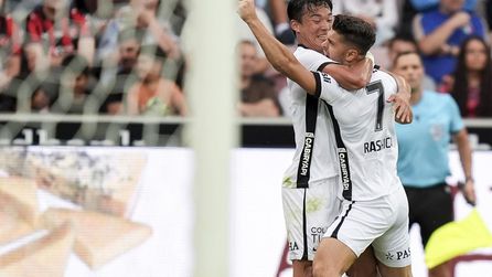 Beşiktaş, Midtjylland'ı 2-0 mağlup ederek UEFA'da turladı