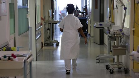 Fransa'da 17 yaşındaki kıza yanlış diş operasyonu yapıldı