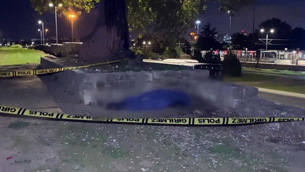 Zeytinburnu'nda erkek cesedi bulundu, otopsi için morga kaldırıldı
