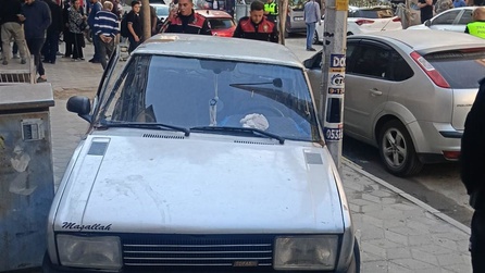 Soma'da Polisten Kaçan Sürücü Kaldırımda Trafo ile Direğe Sıkıştı