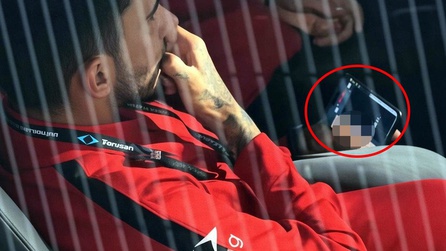 Emirhan Topçu, İtalya Maçında Yedek Kulübesinde Okey Oynadı