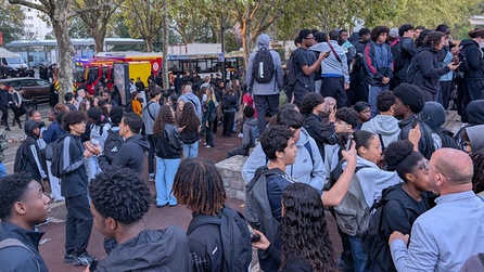 Fransa'da liseli protestolar büyüyor, 1.949 kişi gözaltında
