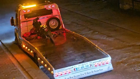 16 yaşındaki motosiklet sürücüsü polisten kaçarken yakalandı