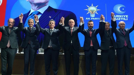 Cemil Tugay AK Parti'ye katılıyor, İzmir'de tarih yazılıyor