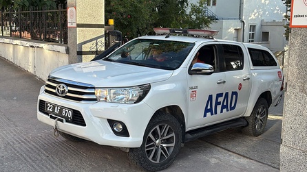 Edirne'de okulda yayılan koku nedeniyle acil durum ekipleri sevk edildi