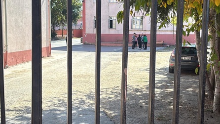 Edirne'de Ortaokulda Öğrencinin Çantasında Kurusıkı Tabanca Bulundu