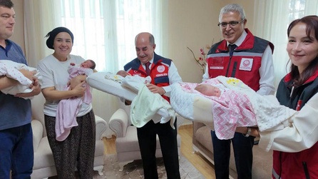 Antalya'da Çiftin Dördüz Bebekleri Dünyaya Geldi