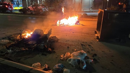 Kosova Meclisi önünde protesto ve gerginlik yaşandı