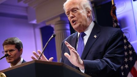 Trump, dizel yakıt vergilerini erteleyen kararnameyi imzaladı