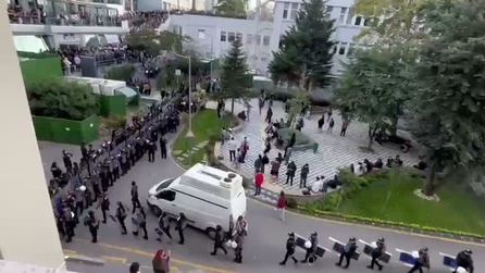 Boğaziçi Üniversitesi'nde yemek fiyatlarına büyük zam ve güvenlik önlemleri