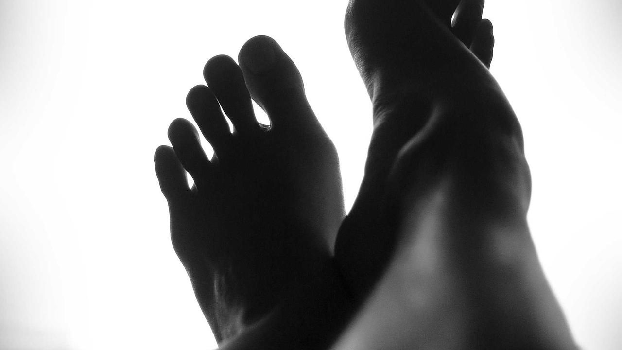 Sahil kenarlarında baharın tadını çıkaran vatandaşlar.