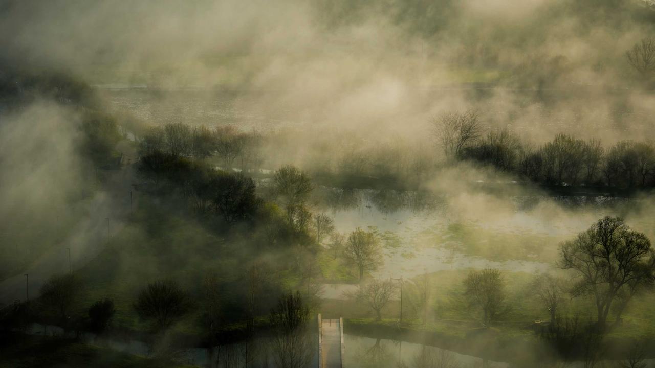 Erzurum'da profesyonel dağcılar çatılardaki buzlara karşı 'buz timi' kurdu